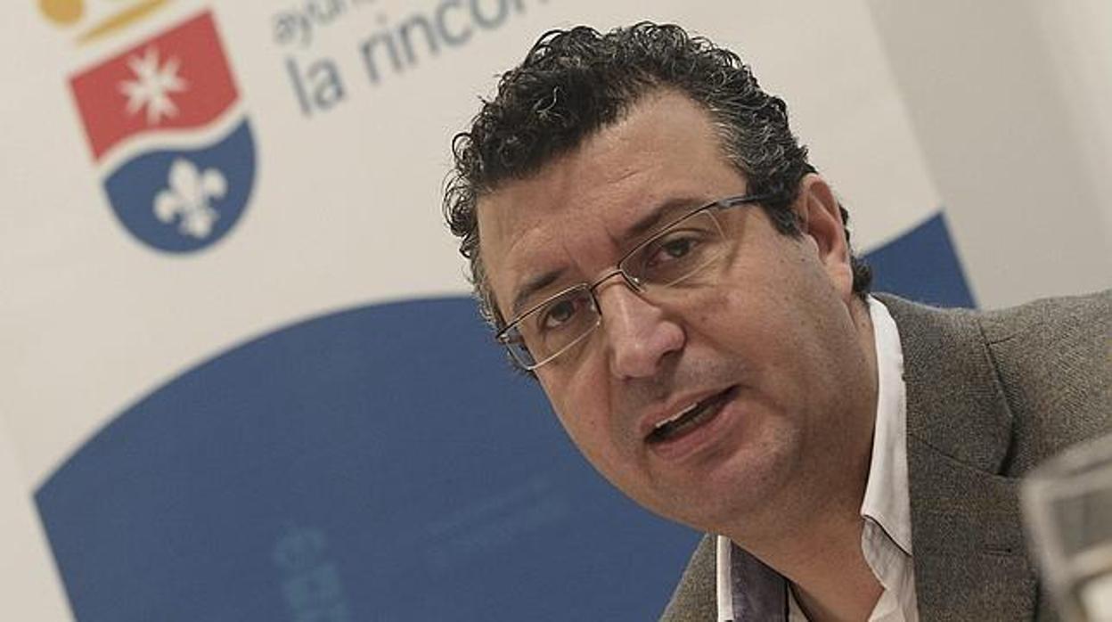 El alcalde socialista de La Rinconada, Javier Fernández