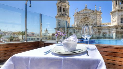 Los mejores hoteles céntricos para dormir en Cádiz