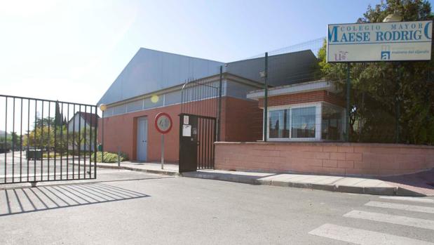 Polémico pleno en Mairena del Aljarafe a cuenta del futuro del colegio mayor Maese Rodrigo