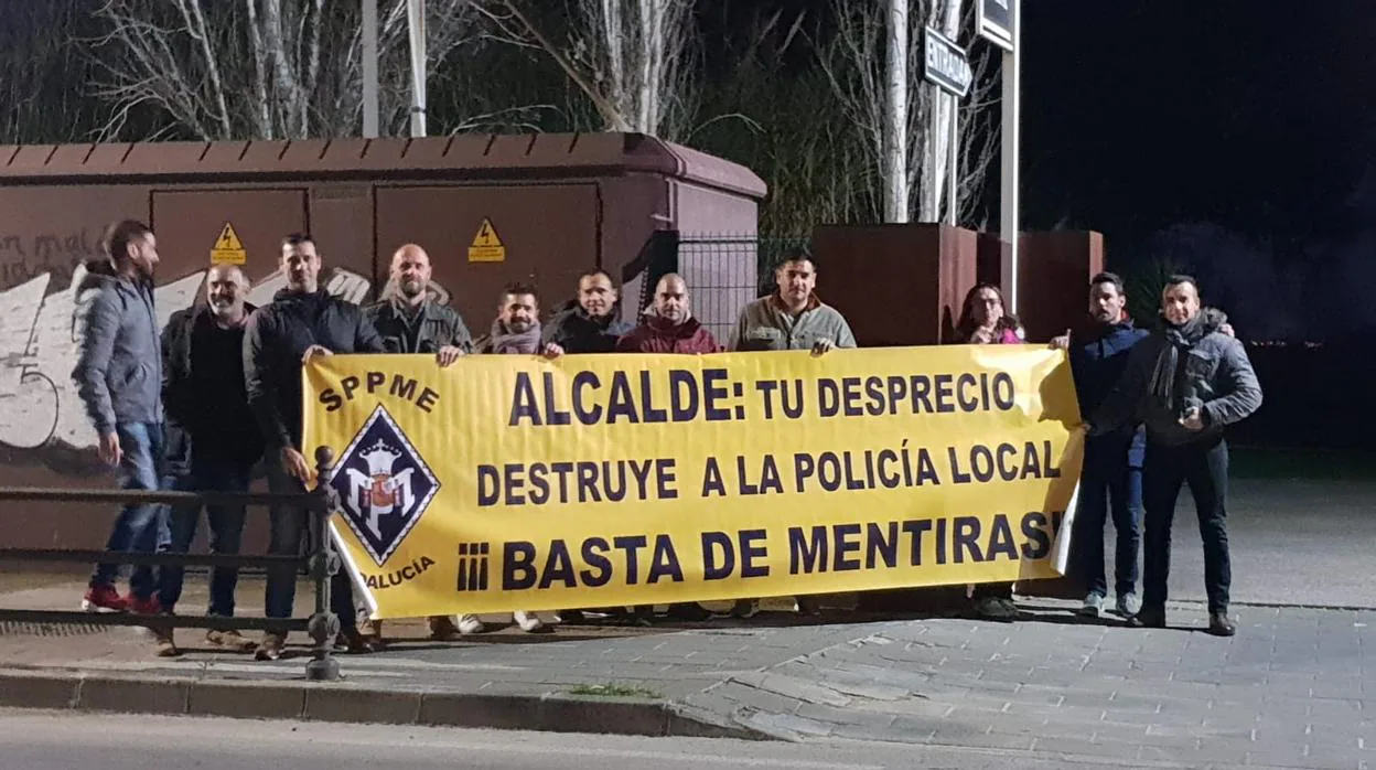 Protesta de los agentes de la Policía Local de Coria del Río