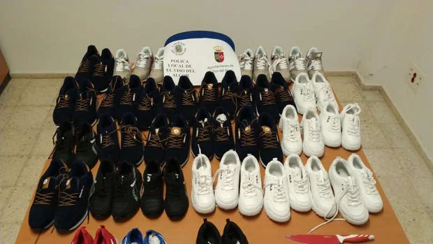 Normalización fuego Boda La Policía Local de El Viso decomisa zapatos falsificados en el mercadillo  de la localidad