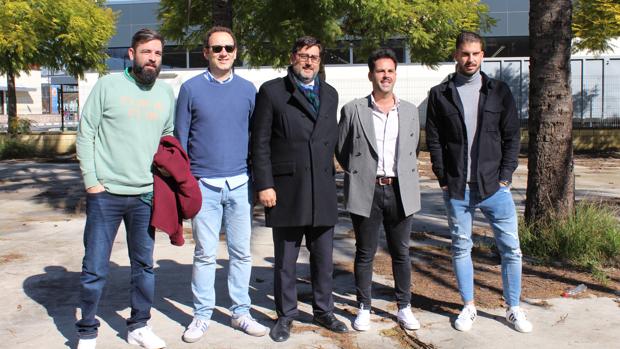 El Ayuntamiento y cuatro empresarios se unen para impulsar una terraza de verano en Utrera