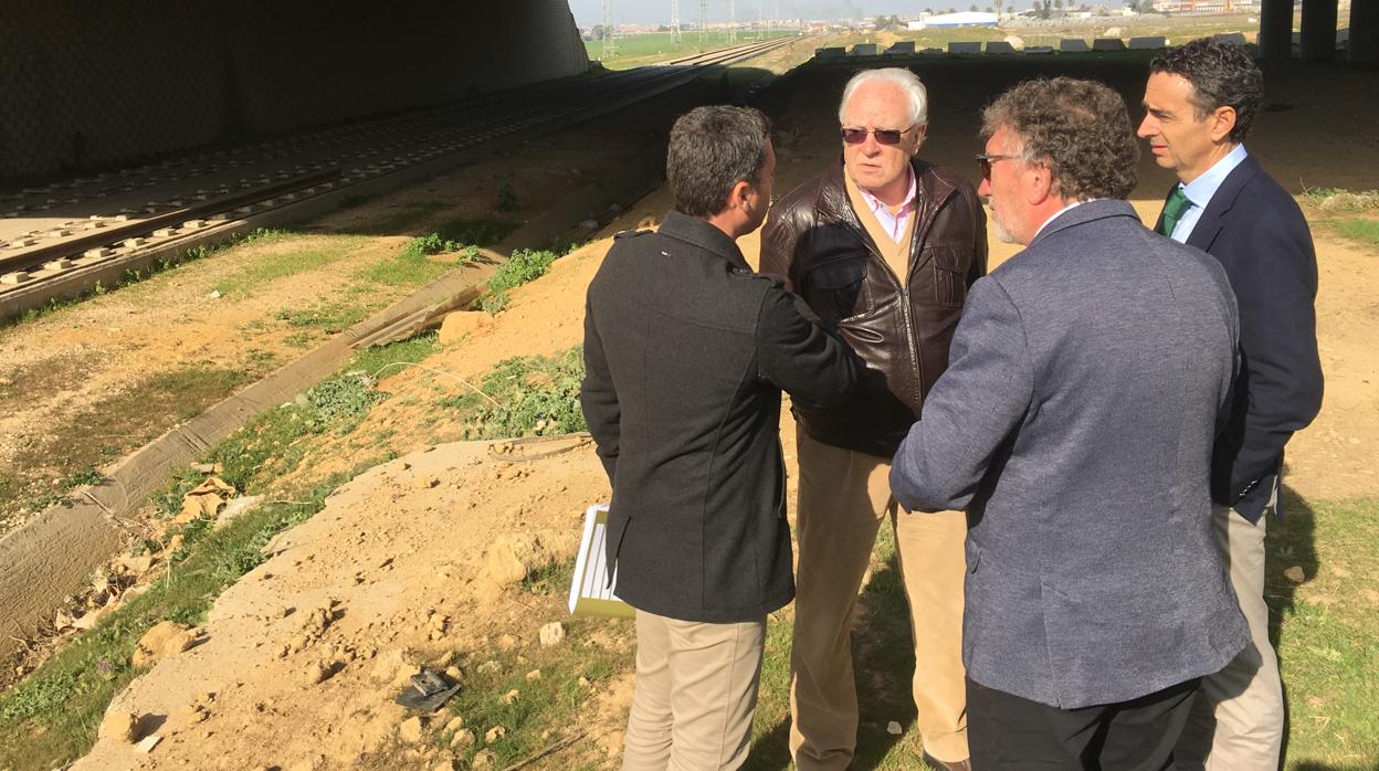 Visita del viceconsejero de Fomento de la Junta, Jaime Raynaud, al tranvía de Alcalá