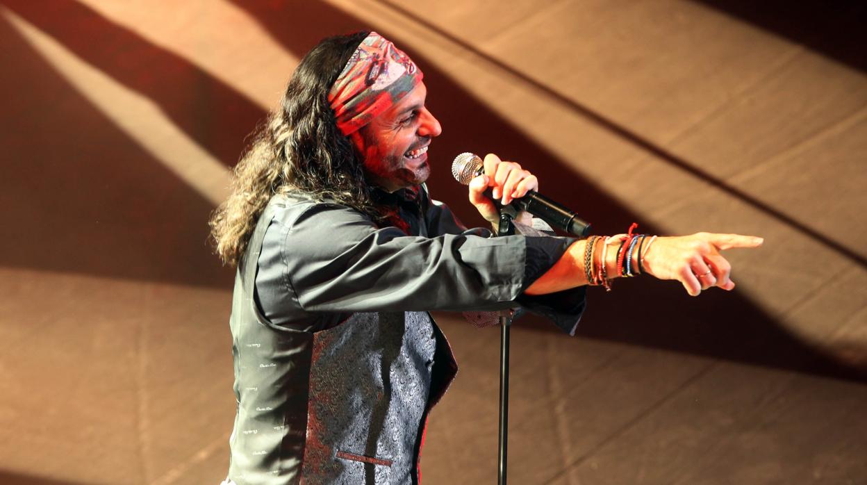 El cantante El Arrebato, entre las personalidades que recibirán este viernes la bandera 28-F de Andalucía