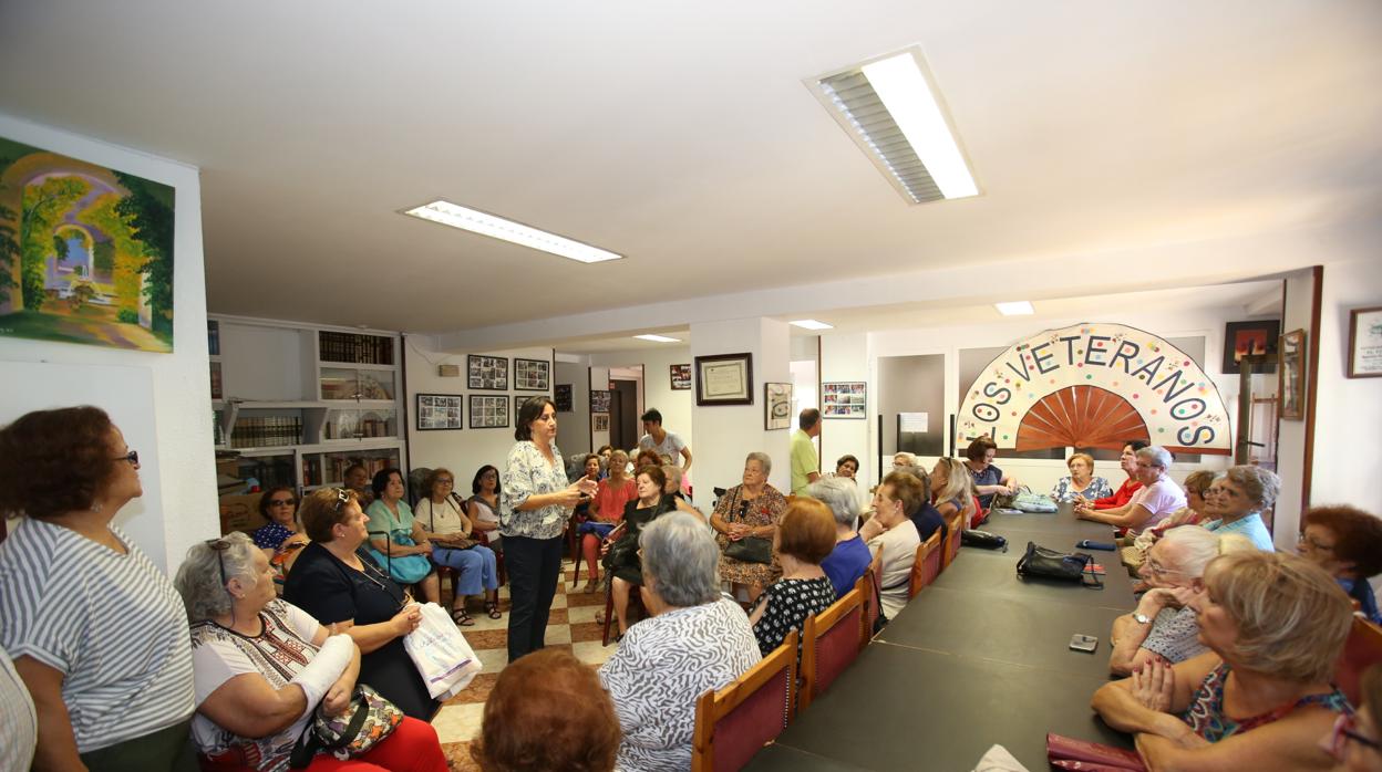 Una de las actividades que se lleva a cabo en el centro Los veteranos, en Ciudad Aljarafe