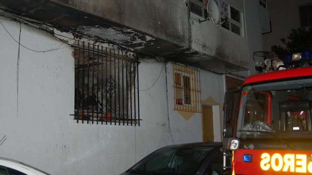 Cuatro menores ha resultado afectados por un incendio en Dos Hermanas