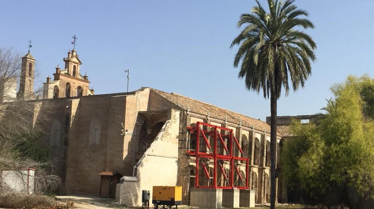 Exterior del monasterio de San Isidoro del Campo, en Santiponce