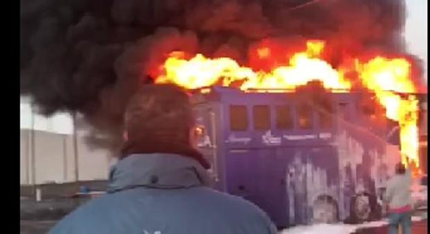 Fallece un mozo en el incendio de un camión en Montenmedio