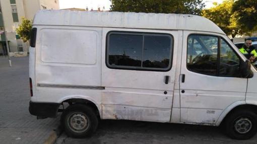 Una joven de Espartinas denunció que intentaron secuestrarla en una furgoneta blanca