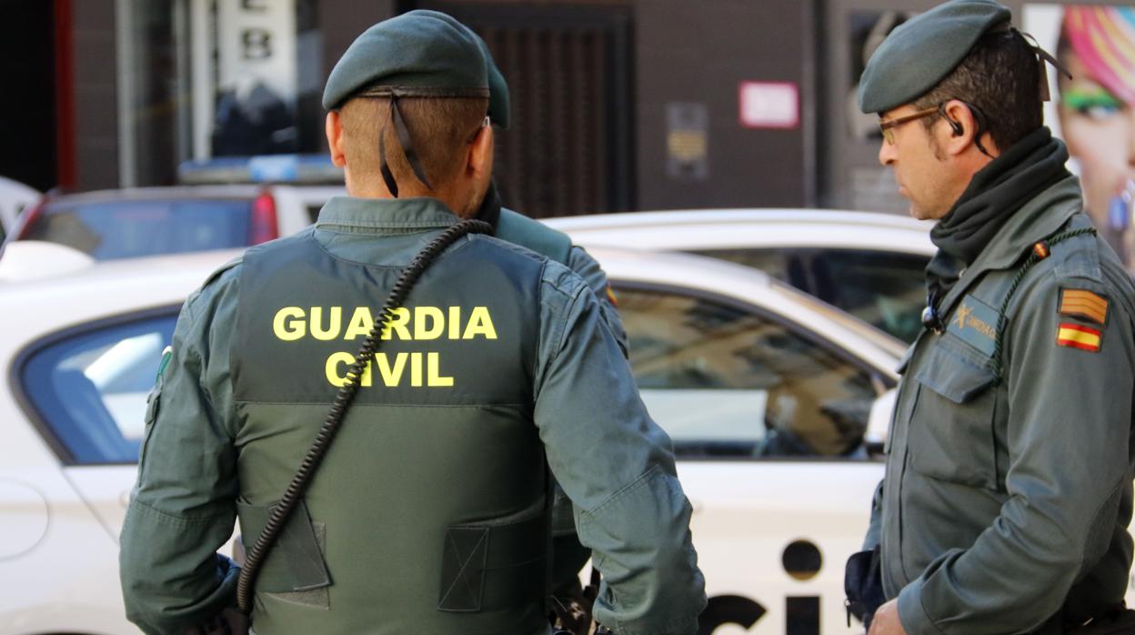 La Guardia Civil pilló in fraganti al vendedor de cocaína