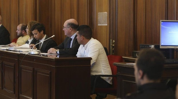 La Audiencia absuelve al joven que mató a un ladrón en Utrera y condena a los otros asaltantes