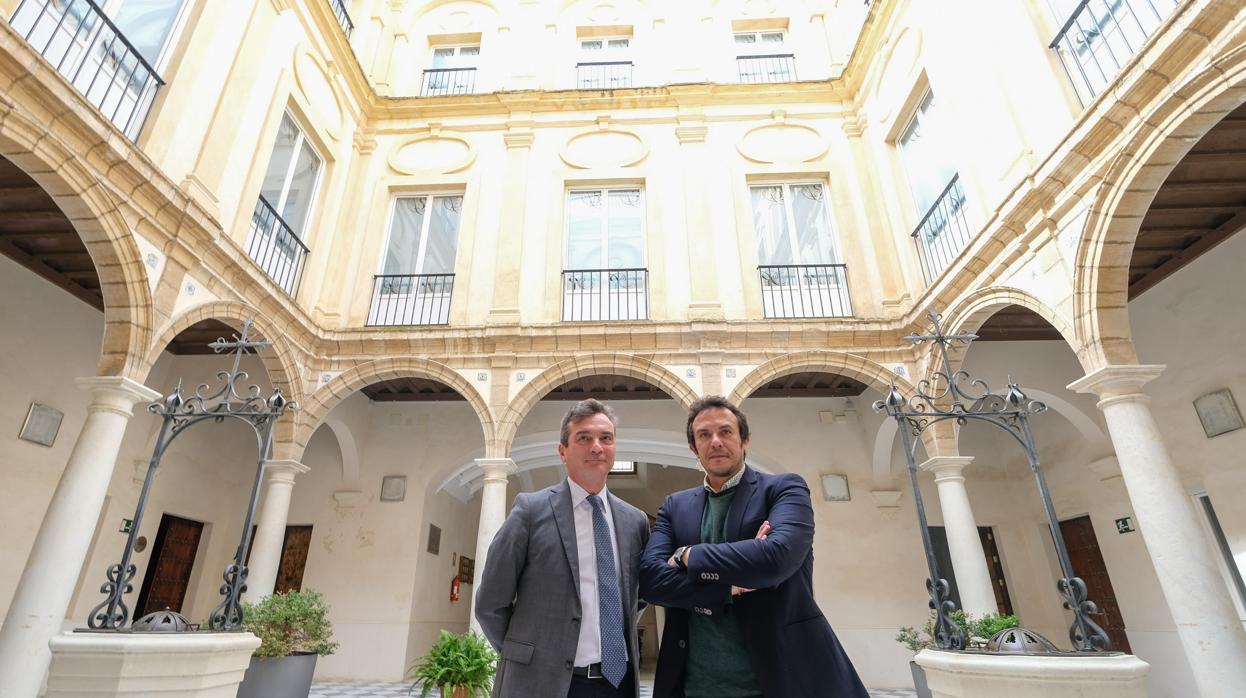 El rector de la UCA, Eduardo González Mazo, y el alcalde de Cádiz, José María González