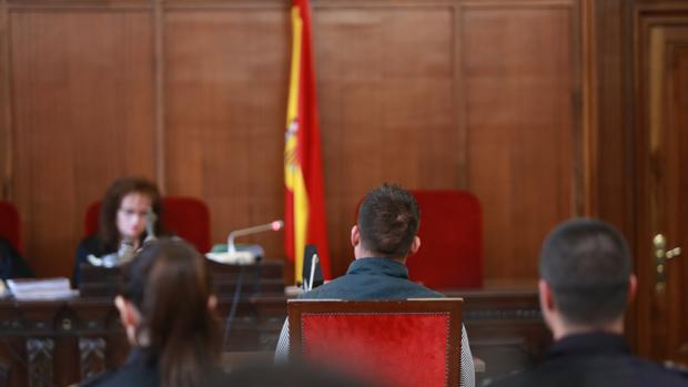 El marido de la mujer del crimen de Pilas rechaza las acusaciones del presunto asesino