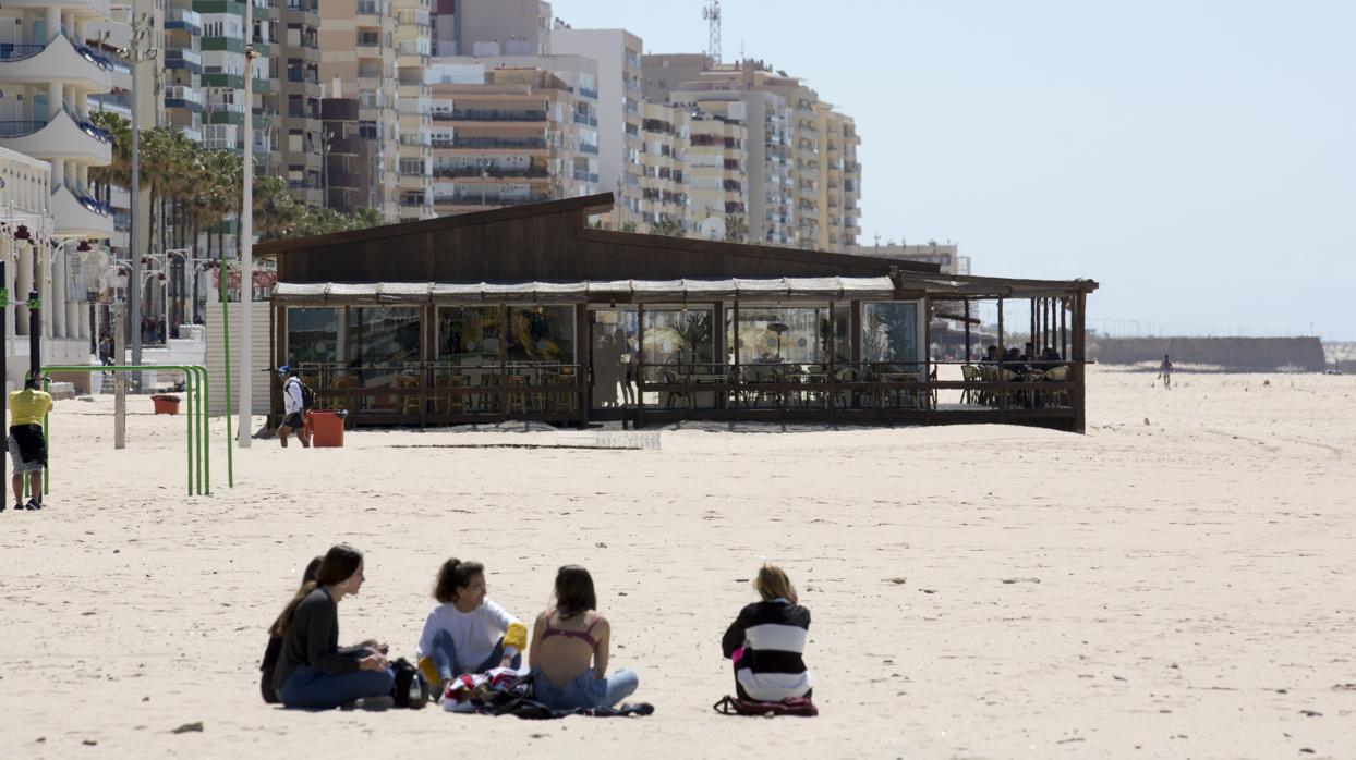 Uno de los chiringuitos de las playas de Cádiz