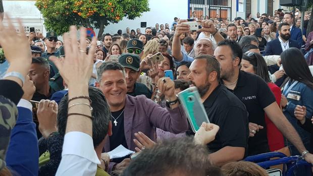 Otra sorpresa de Alejandro Sanz en Alcalá de los Gazules