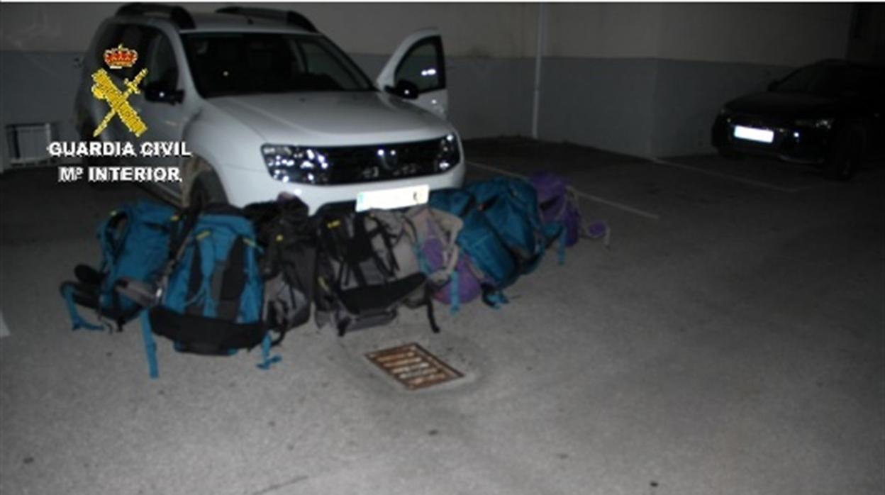 Interceptados 355 kilos de hachís de un vehículo que se dio a la fuga en Algeciras