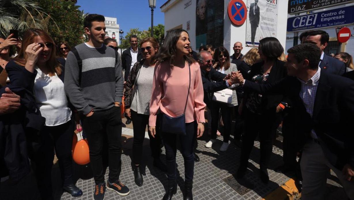 Arrimadas pone como ejemplo Andalucía de que lo «imposible en política es posible»