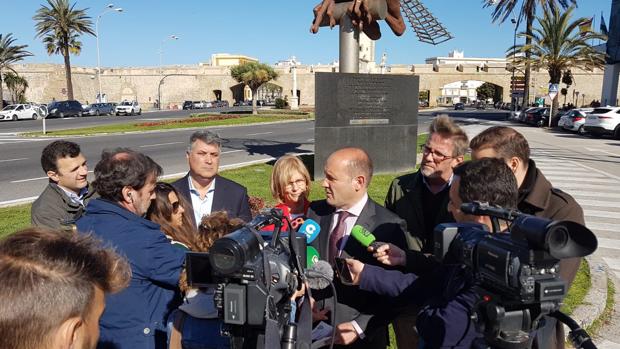 Ortiz: «Más de 45.000 gaditanos se beneficiarán de la revolución fiscal del PP»