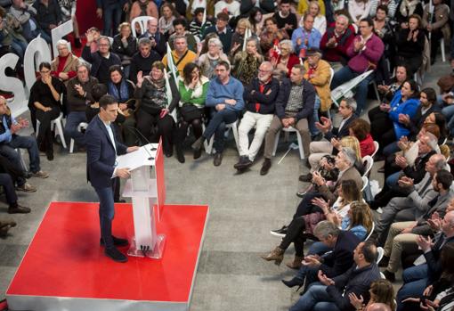 Sánchez participó el 6 de abril en un mitin en Jerez