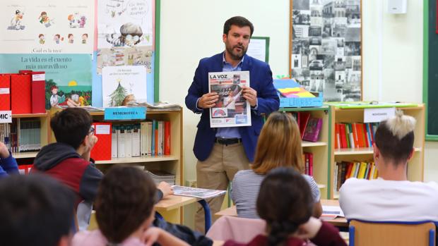 LA VOZ, en el Encuentro sobre periodismo en el IES La Caleta