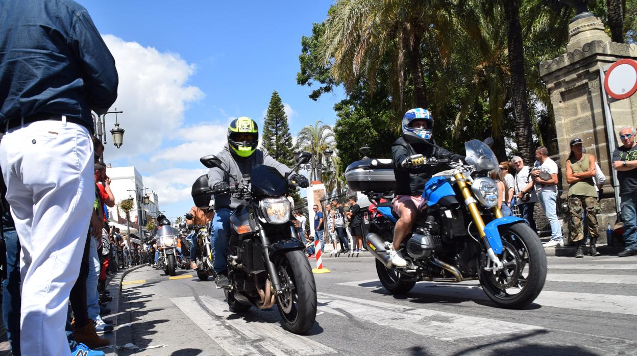 La motorada atrae a cinetos de turistas.