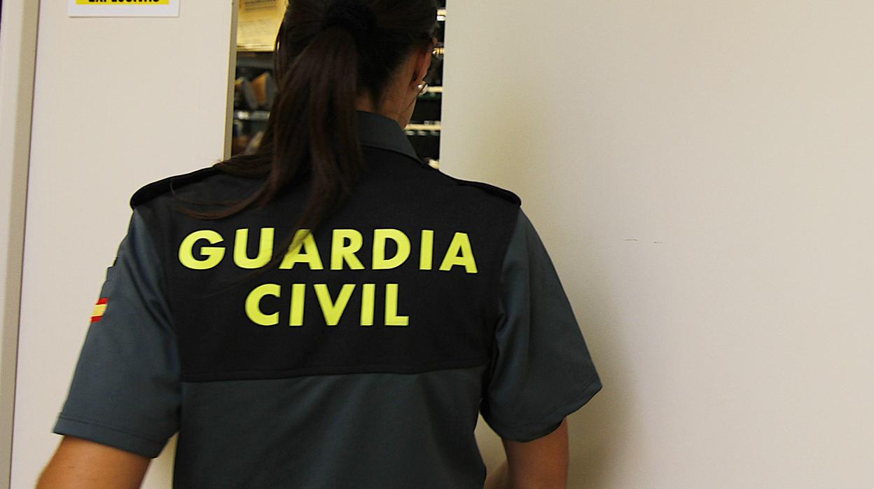 Los agentes de la Guardia Civil fueron recibidos con disparos cuando fueron a notificar una denuncia por lesiones y amenazas