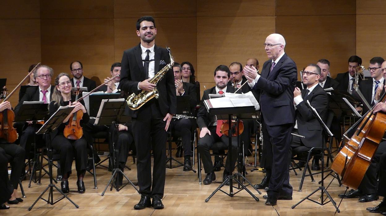 El saxofonista utrerano Manu Brazo se está haciendo un hueco en el panorama musical británico