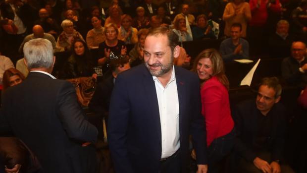 La pérdida del representante de Cádiz complica el debate por la Diputación en el PSOE