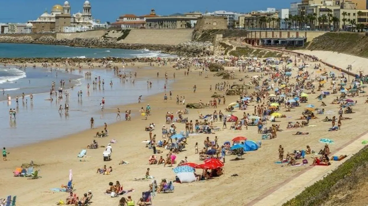 Cádiz activa hoy sábado la pretemporada de playas con un aumento de los servicios