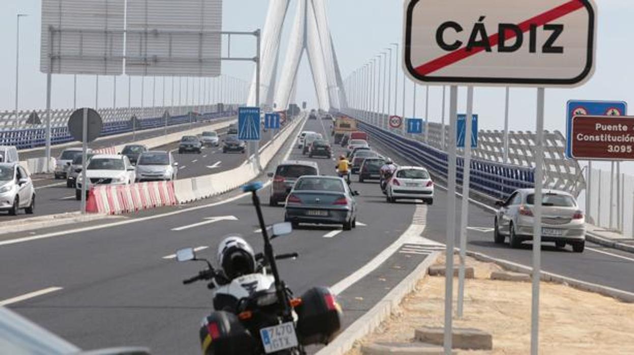 El puente de la Constitución ha aliviado mucho el tráfico en Cádiz.