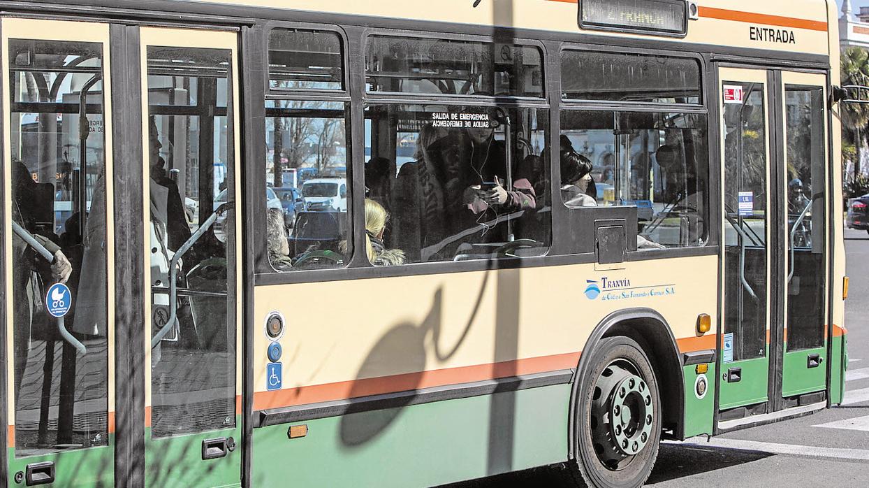 Las líneas 1 y 7 de buses de Cádiz ampliarán su horario en los meses de verano