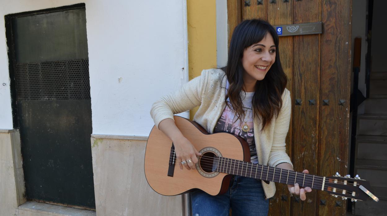 La utrerana Sara Jiménez compone sus propias canciones y va a lanzar al mercado su segundo disco