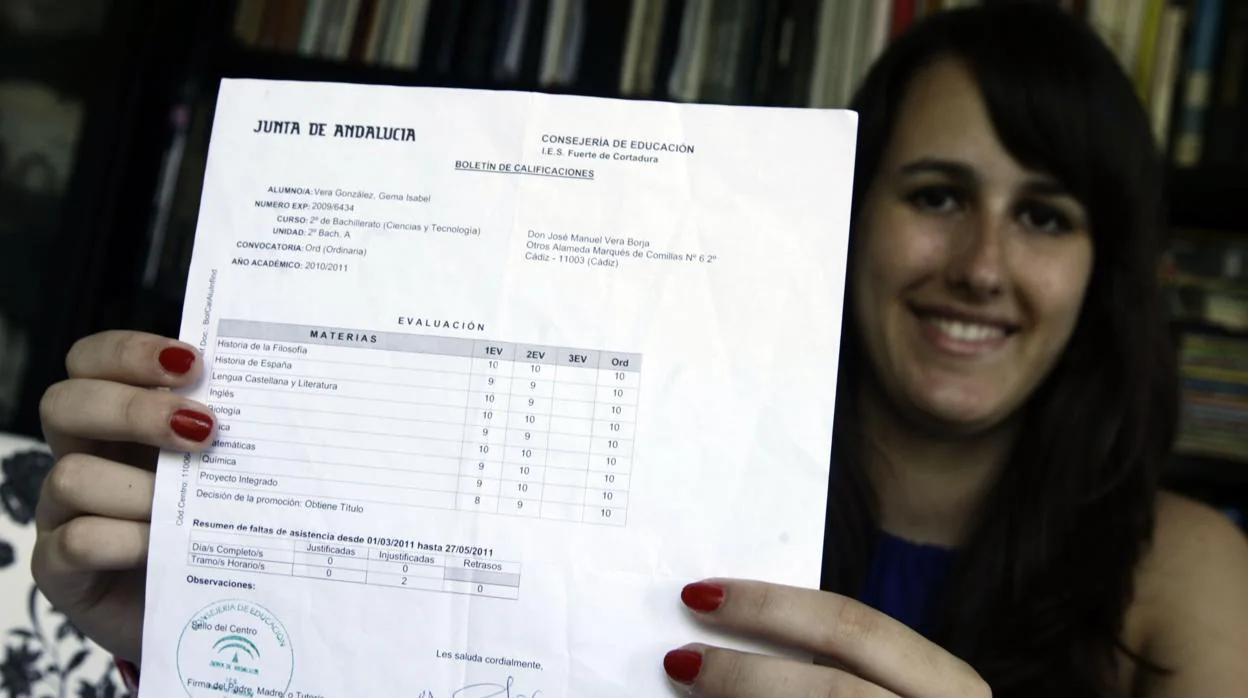 Gema Vera, en 2011, tras sacar la mejor nota de Selectividad en toda la provincia de Cádiz.