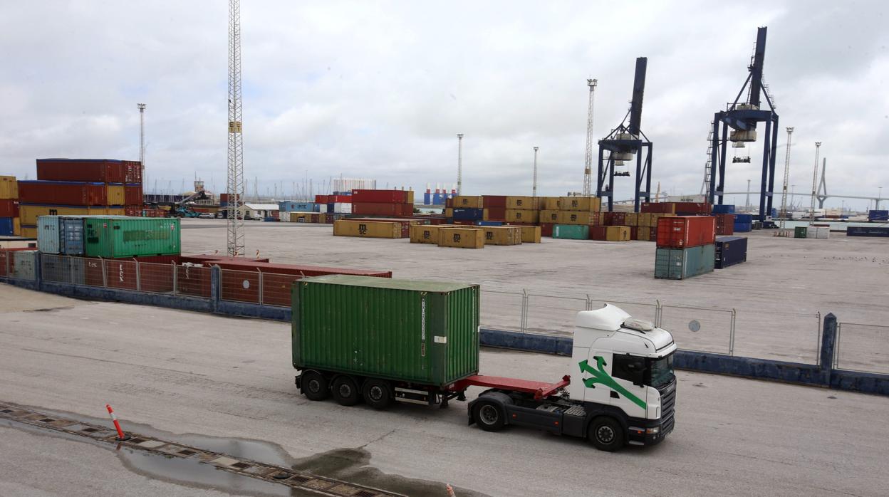La Autoridad Portuaria de Cádiz acoge el seminario &#039;Transporte Internacional de mercancías&#039;