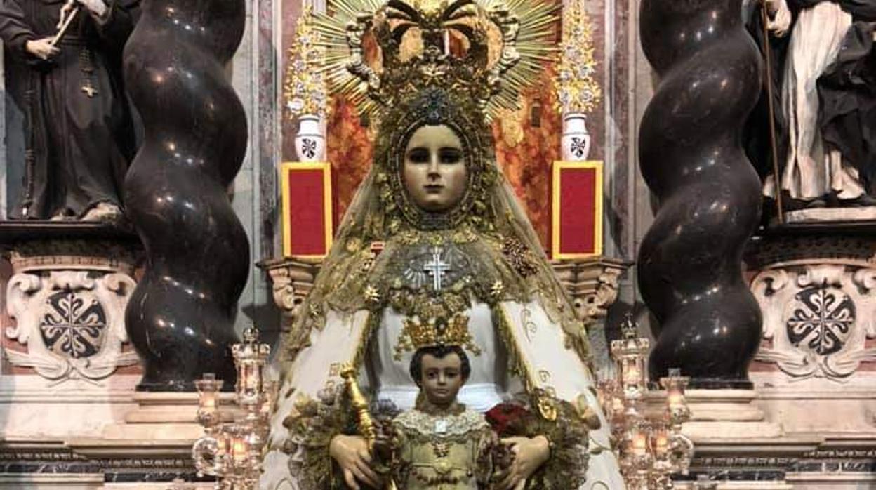 La Virgen del Rosario, ya preparada para la peregrinación