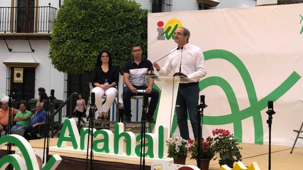 El exjefe de la Policía Local denuncia al alcalde de Arahal por «presuntas injurias» durante un mitin