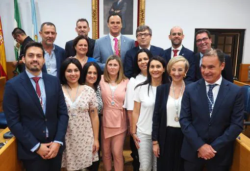 Los quince concejales socialistas le dan la mayoría absoluta al PSOE