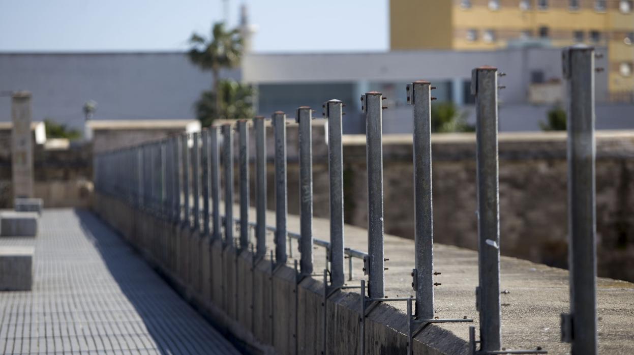 Zona del botellódromo en la punta San Felipe de Cádiz.