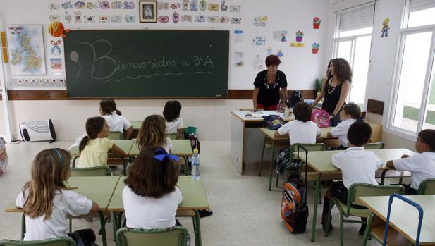 Más de 4.200 aspirantes se presentan este fin de semana a las oposiciones al Cuerpo de Maestros en Cádiz