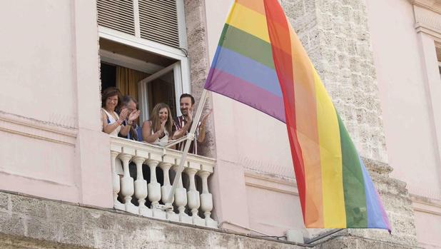 Una bandera contra el odio, la intolerancia y la xenofobia