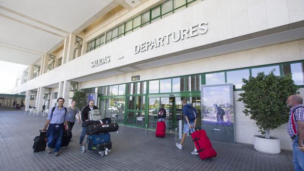 Rechazo unánime al dictamen que tumba la ampliación el aeropuerto de Jerez