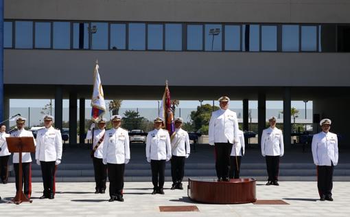 Momento del acto presidido por el general Planells.