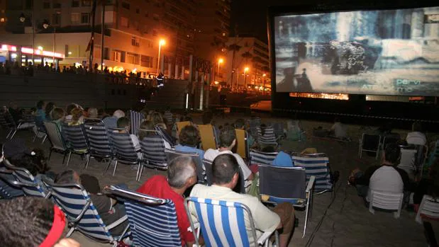 El cine vuelve a la playa de Cádiz