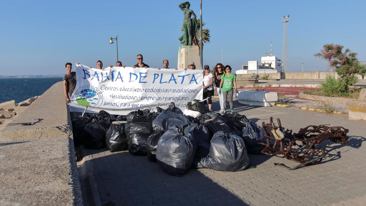 La conciencia que brota bajo la basura