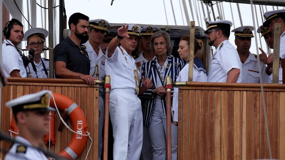 VÍDEO: El Juan Sebastián de Elcano llega a Marín con la Reina Sofía a bordo