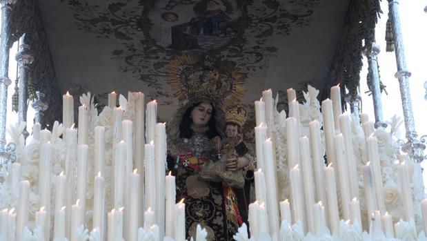 Cádiz se rinde a la Virgen del Carmen