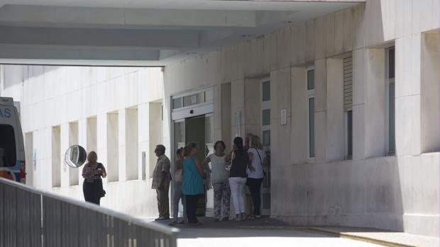 Denuncian la «saturación» del área de Urgencias en el Hospital Puerta del Mar