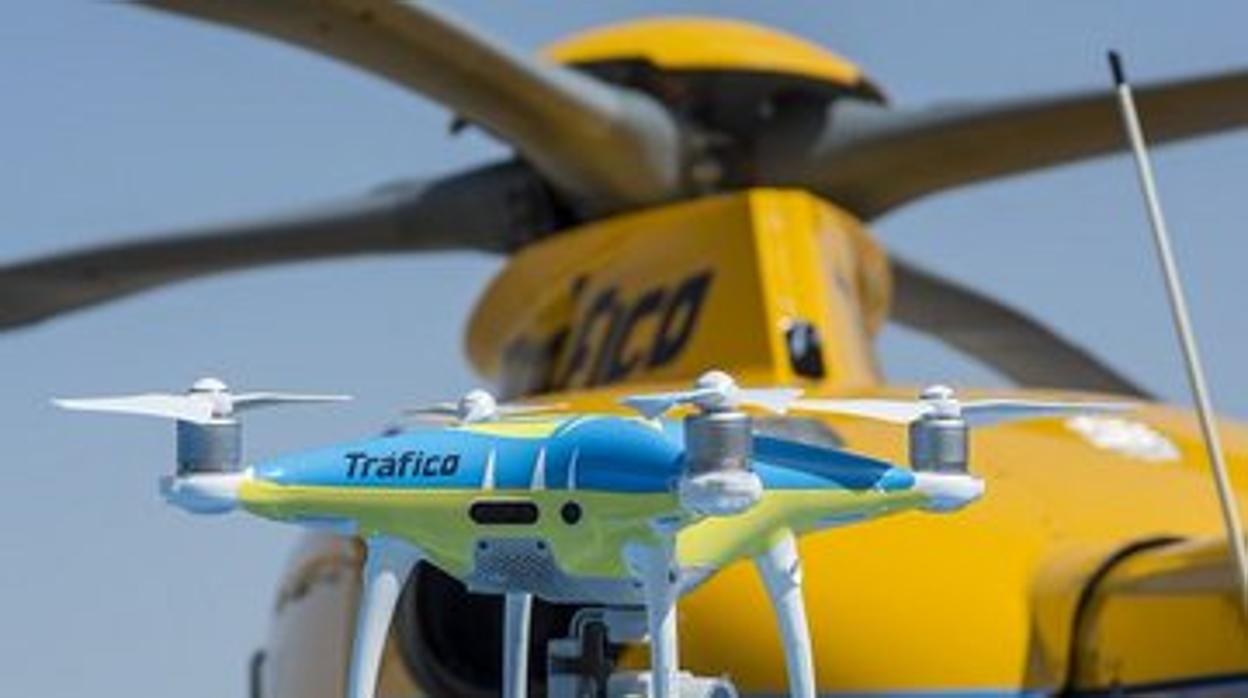 Uno de los drones de la Dirección General de Tráfico (DGT)