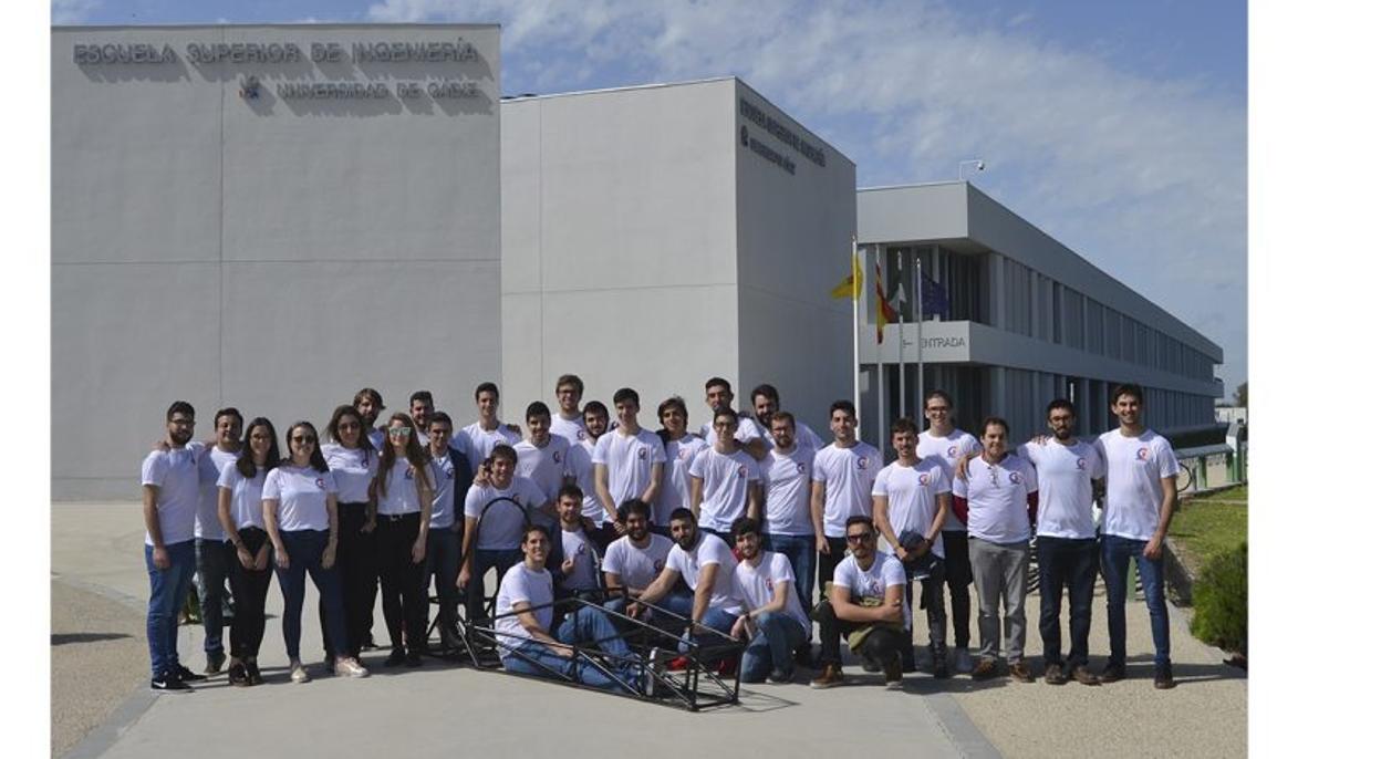150 estudiantes de la UCA diseñan y construyen un monoplaza que competirá en Montmeló