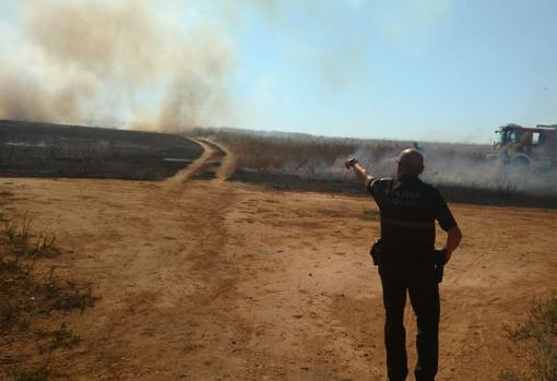 El primer objetivo por parte de los especialistas era controlar el fuego